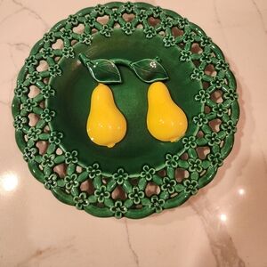 MWW Market Pear Plate 3D Wall Hanging Plate 8"